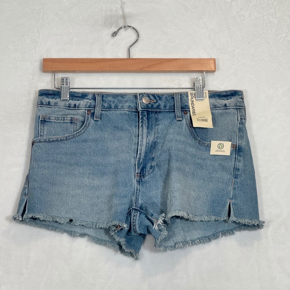 No Boundaries Blue Denim Cutoff Shorts 10x11